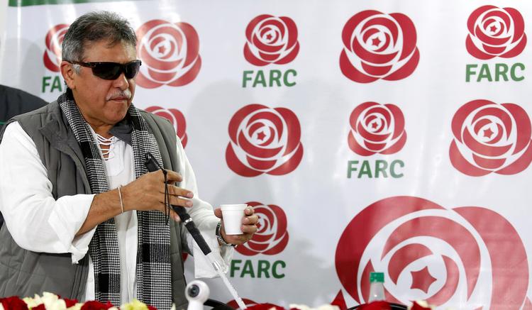 Farcs to eksledere, der kendes under navnene Ivan Marquez og Jesús Santrich (billedet), optræder begge i videoen, der er blevet offentliggjort i dag.
   Foto: Jaime Saldarriaga (arkiv)/Ritzau Scanpix