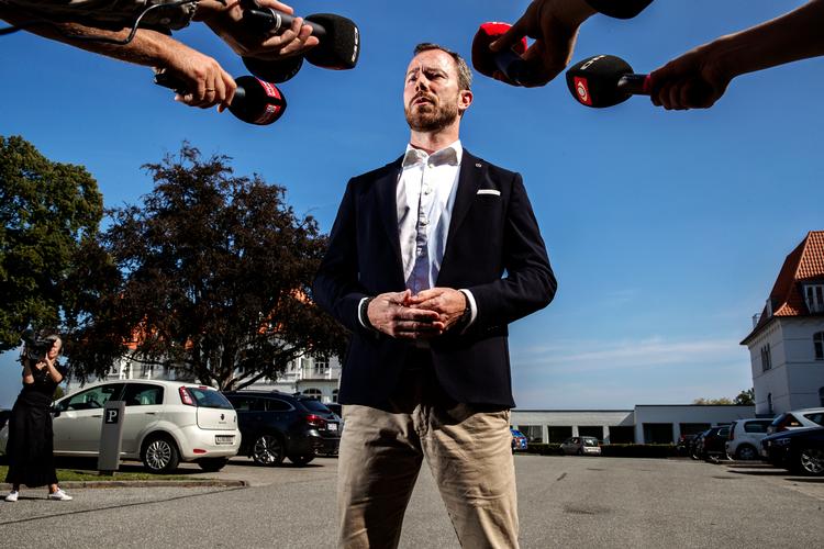 Jakob Ellemann-Jensen mødte som politisk ordfører pressen efter Lars Løkke og Kristian Jensens afgang, men han undlod at kommentere sine egne fremtidsplaner. Foto: Jacob Ehrbahn/POLFOTO