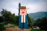 Statuen er mere end syv meter høj og skifter ansigtsmimik: På hverdage er den glad, mens den i weekender ser frygtindgydende ud. Foto: Jure Makovec/Ritzau Scanpix