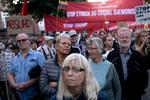 Demonstration mod Trump ved den amerikanske ambassade på dagen, hvor han skulle være kommet.
   Foto: Mikkel Hørlyck/POLFOTO