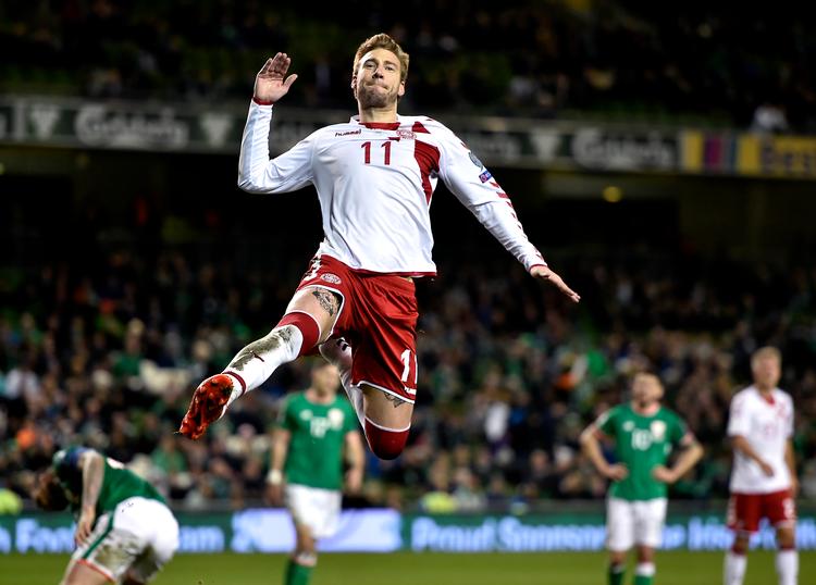 
I sine comebackkampe på landsholdet var Nicklas Bendtner med til at kvalificere Danmark til VM i 2018. Her jubler han over en scoring i 5-1-sejren i Dublin. Målet i Dublin er det seneste, Bendtner har scoret på landsholdet. Faktisk er målet det eneste, han har scoret for Danmark i 16 kampe siden foråret 2015. Måske var det derfor, han blev vraget til VM af landstræner Åge Hareide.  Foto: Lars Poulsen/POLFOTO