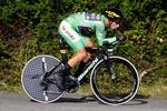 Primoz Roglic i kraftfuld og elegant stil på kurs mod både etapesejr og den røde førertrøje. Foto: Unipublic/Photogomez Sport. 