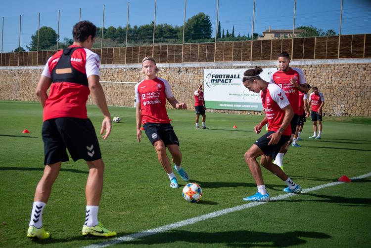 Kasper Dolberg i centrum ved træningen i Marbella. Foto: Liselotte Sabroe/Ritzau Scanpix
