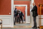 Jakob Ellemann-Jensen er ikke enig med Inger Støjberg om alt, men han er sikker på, at hun kan blive en fremragende næstformand for Venstre. Her ankommer Ellemann til Venstres gruppemøde tirsdag.
   Foto: Miriam Dalsgaard/POLFOTO