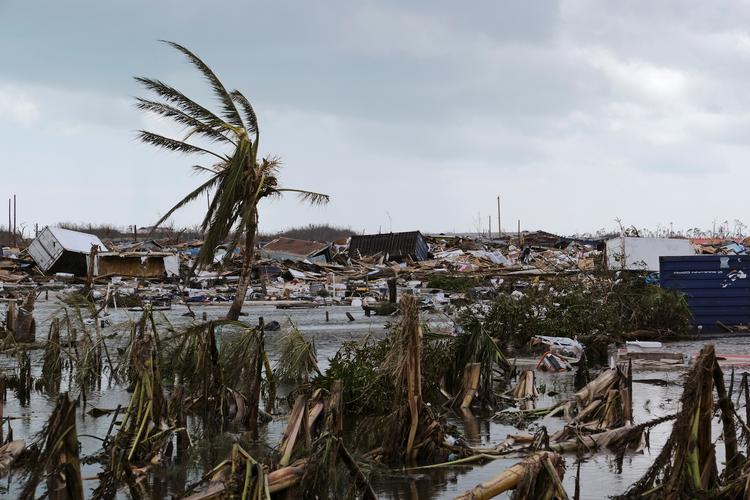 Orkanen Dorian har forladt et sønderblæst Bahamas med omfattende ødelæggelser og mindst 20 døde. 
   Foto: Dante Carrer/Ritzau Scanpix