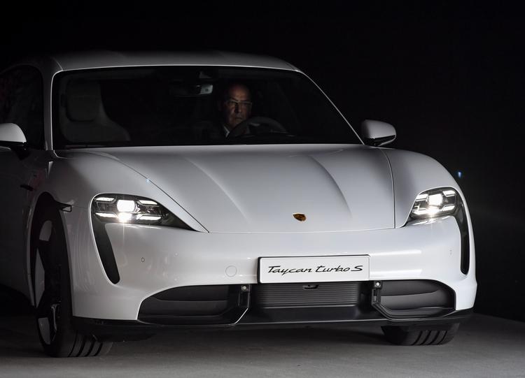 Porsches første elbil med navnet Taycan. Foto: Patrick Pleul/Ritzau Scanpix