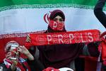 
I november 2018 gjorde de iranske myndigheder en undtagelse, da de lod en udvalgt gruppe af kvinder overvære en fodboldkamp i Teheran. Dengang var Fifa-præsident Gianni Infantino også til stede på stadion.   
   Foto: Vahid Salemi/Ritzau Scanpix