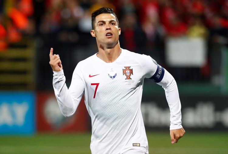 Cristiano Ronaldo er 34 år, men angriberen er lige så målfarlig som for ti år siden, og mod Litauen gav han fine prøver på sit store repertoire. Foto: Ints Kalnins/Ritzau Scanpix