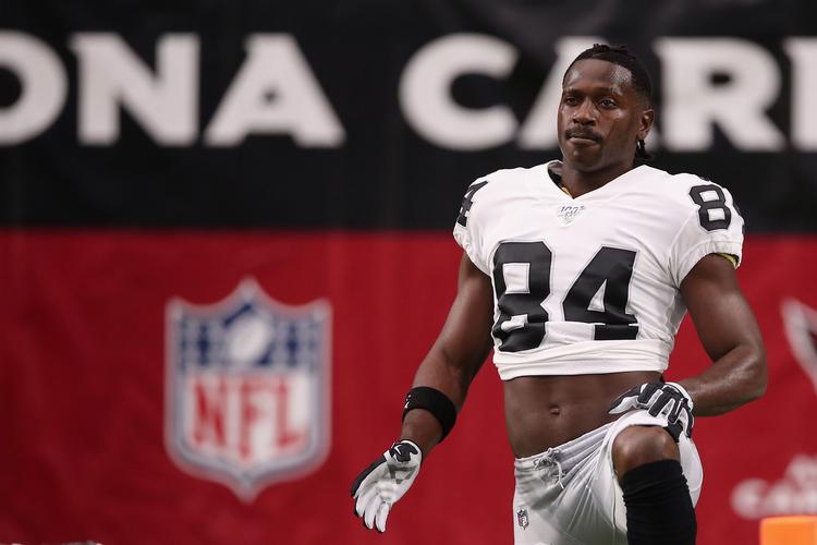 Antonio Brown er i forvejen en meget omstridt person i NFL, og nu skal New England Patriots-spilleren i gang med at forsvare sig i en voldtægtssag.
   Foto: Christian Petersen/Ritzau Scanpix