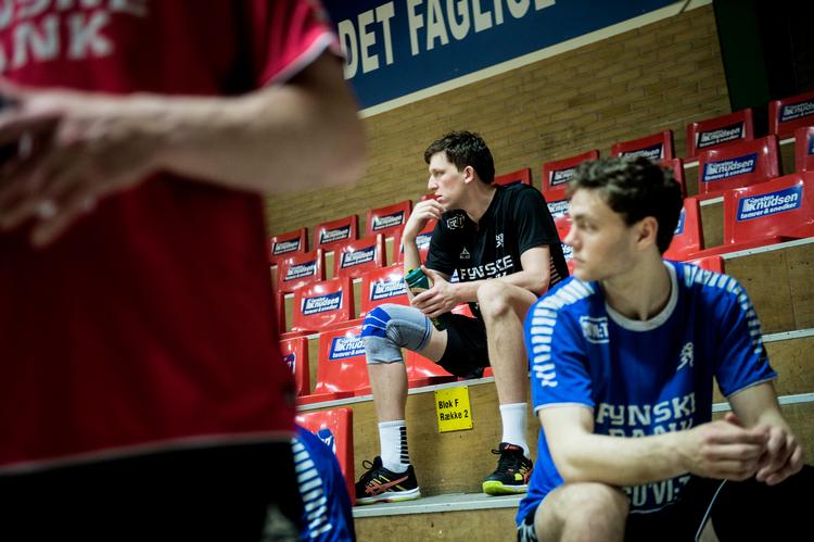 Lasse Møller (i baggrunden) lover, at GOG slipper anstændigt fra deltagelsen i Champions League. Foto: Tim Kildeborg Jensen