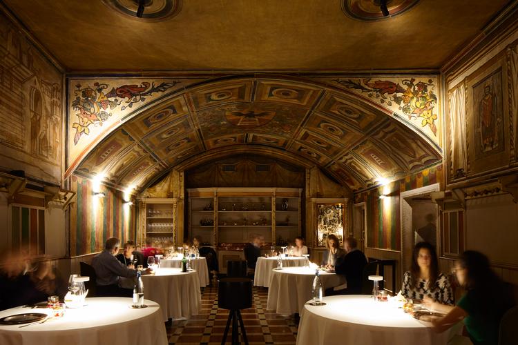 Hos 12 Apostoli i Verona er der udsøgt michelinmad på bordet og arkæologiske udgravningerne i kælderen. Foto: Federico Nero