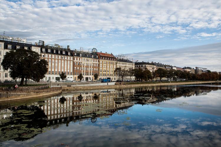 Efterår betyder regn og forkølelse. Lad byen helbrede dig. Foto: Simon Fals/POLFOTO
