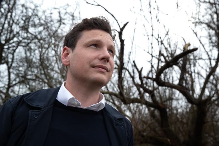 Journalist Thøger Kirk er DR's klimakorrespondent og bliver dermed brugt til at 'udlægge teksten' i TV Avisen, ofte i stedet for professionelle klimaeksperter.  Foto: Bjarne Bergius Hermansen/DR