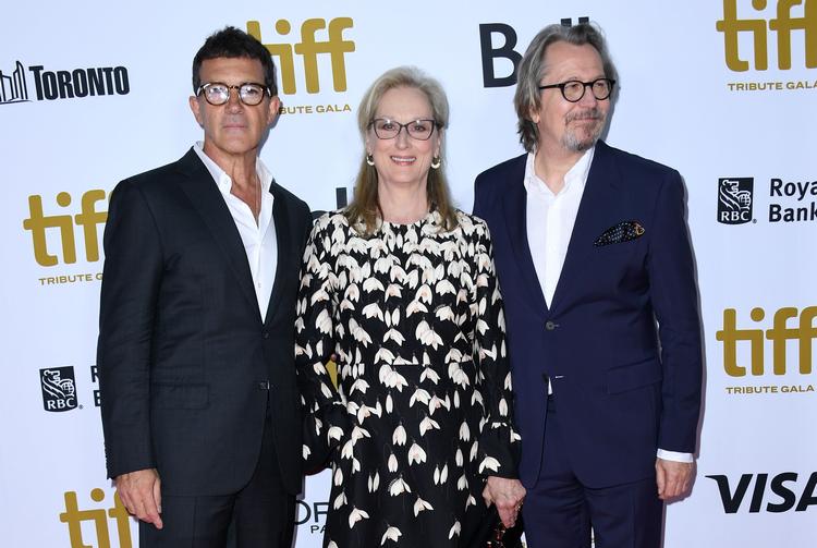 De tre stjerneskuespillere i 'The Laundromat' - Antonio Banderas, Meryl Streep og Gary Oldman - på Toronto Film Festival.
 Foto: Valerie Macon/Ritzau Scanpix