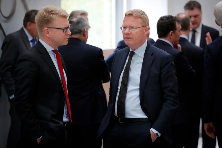 Kim Jørgensen ses her med blåt slips til et møde om Brexit på Marienborg. Kim Jørgensen var på det tidspunkt Danmarks faste repræsentant ved EU.  Foto: Jens Dresling/POLFOTO