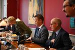 Udenrigsminister Jeppe Kofod (i midten) afviste, at et lækket notat om FN's migrationspagt var retvisende. Foto: Philip Davali/Ritzau Scanpix