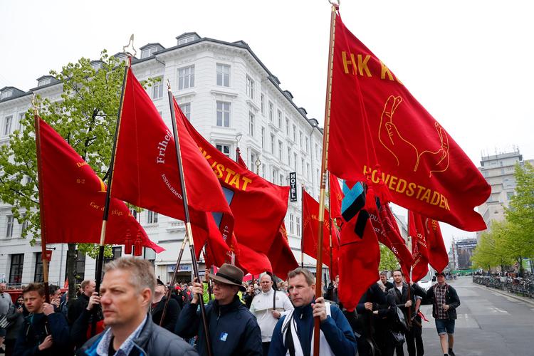 Når arbejdere bruger en del af deres løn til pensionsordninger og livsforsikringer, så skal ordningerne ikke bruges som garanti for lån, gør arbejdsmarkedspensionsselskaberne klart i deres regler Foto: Jens Dresling/POLFOTO