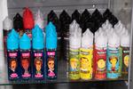
    Forskellige frugtsmage til E-cigaretter. 

   Foto: Andreas Merrald/POLFOTO