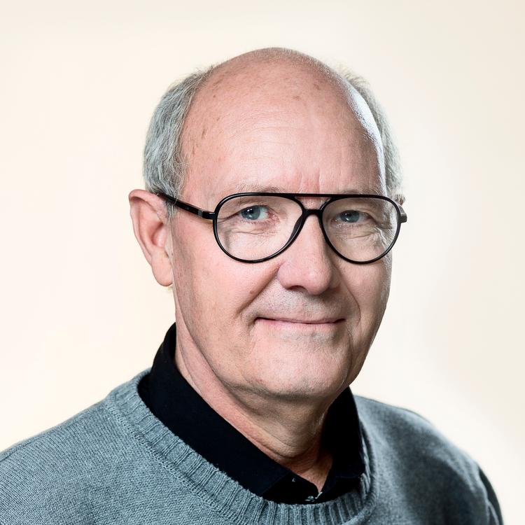 Henning Hyllested er tidligere havnearbejder i Esbjerg, og han siger, at tonen fra lydfilen i  Københavns Lufthavn ikke er meget hårdere, end den der blev brugt der.  Foto: Folketinget.