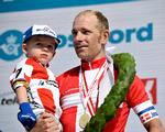 Som dansk mester kørte Michael Mørkøv i år Tour de France iklædt Dannebrog. I 2021 skal det ved nyskabelsen DM-ugen blandt andet afgøres, om dannebrogstrikoten skal optræde i Tour de France på dansk grund. Foto: Ernst van Norde