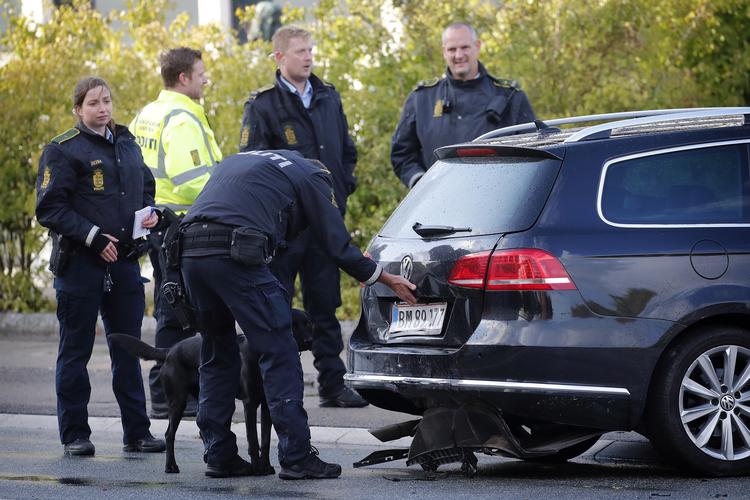 Politiet måtte affyre varselsskud, inden det efter en biljagt lykkedes at anholde manden.








































   Foto: Jens Dresling/POLFOTO