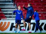 Viktor Fischer og Nicklas Bendtner vil nok være de to spillere, som flest FCK-fans holder øje med i aften. Den ene er sat under pres af Ståle Solbakken. Den anden kan få sin første FCK-kamp i Parken.
   Foto: Liselotte Sabroe/Ritzau Scanpix