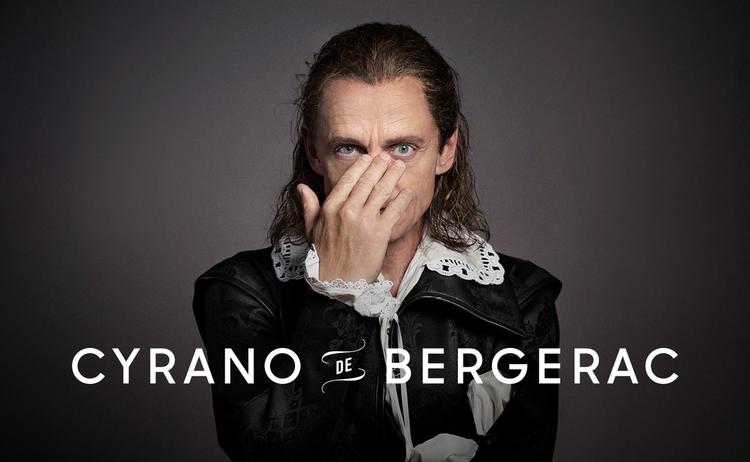 Olaf Johannesen spiller hovedrollen i 'Cyrano de Bergerac'. Pressefoto: Det Kgl. Teater.  