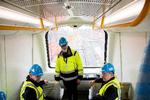 Københavns overborgmester Frank Jensen (S) og daværende statsminister  Lars Løkke Rasmussen (V) fik en prøvetur i Metro Cityringen i marts 2019. Deres telefoner var uden mobildækning, og det vil den også være for kunderne de første måneder.  Foto: Peter Hove Olesen/POLFOTO