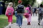 I de seneste tre skoleår til er der sket en stigning fra 26.994 til 29.440 elever, der kommer i specialtilbud. Børnene på billedet er ikke specialskoleelever.
   
   Arkivfoto Finn Frandsen