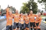 Seks jublende, nykårede hollandske verdensmestre, fra venstre: Koen Bouwman, Jos van Emden, Lucinda Brand, Amy Pieters, Bauke Mollema og Riejanne Markus. Foto:SWPix.com. 