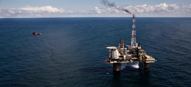 Efter 2050 skal Danmark ikke længere give virksomheder lov til at hente olie og naturgas op fra Nordsøen, hvis det står til Socialdemokratiets støttepartier. Foto: Carsten Ingemann/POLFOTO