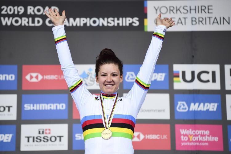 Efgter fem VM-titler på banen kan 22-årige Chloe Dygert-Owen nu også juble over guld på landevejen. Foto: SWPix.com. 