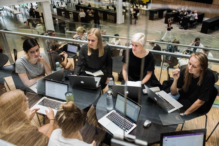 
  Pædagogstuderende - her på  VIAs uddannelse i Aarhus  har været hårdt ramt af nedskæringerne de senere år. 

Foto: Casper Dalhoff
   Foto: Casper Dalhoff/POLFOTO