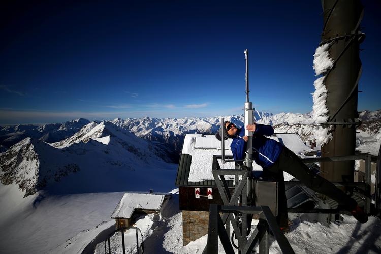 Meteorologen Elke Ludewig arbejder i højderne i Østrig.  Foto: Lisi Niesner/Ritzau Scanpix