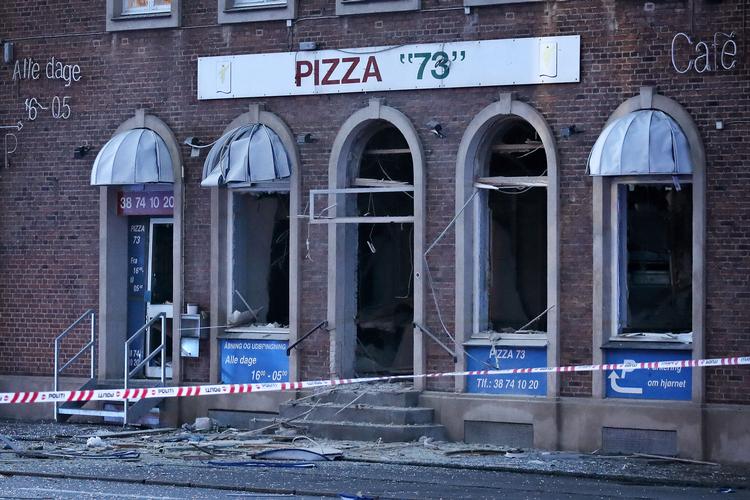 18. september blev et pizzeria på Jyllingevej i København ramt af en eksplosion - politiet har endnu ikke fundet ud af, hvem der står bag. Foto: Jens Dresling/POLFOTO