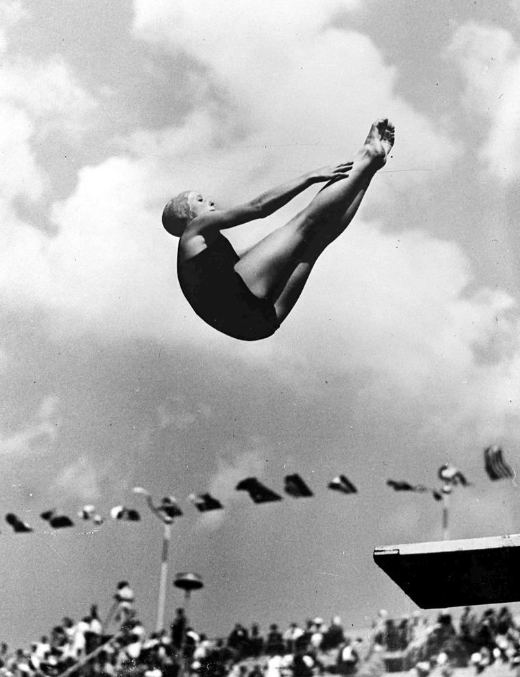 Marjorie Gestring  var kun 13 år, da hun vandt olympisk guld fra tremetervippen i Berlin 1936.
   Foto: Ap/Ritzau Scanpix