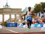 Det var lige ved og næsten for Kenenisa Bekele i Berlin.  Foto: Hannibal Hanschke/Ritzau Scanpix