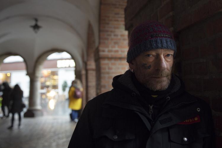 23. september blev André Christiansen og en anden hjemløs mand frifundet for at have skabt en lejr, da de overnattede på gaden nær Rundetårn i København. Foto: Charlotte de la Fuente
