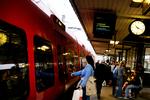 En nedreven køreledning ved Hellerup Station giver aflysninger og forsinkelser på S-togsnettet i og omkring København tirsdag. (arkiv) Foto: Jan Grarup/POLFOTO