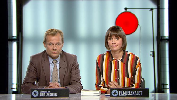 'Filmselskabet' er et af landets bedste kulturprogrammer, men det bliver nu skrottet af DR. På billedet ses vært Maria Månson med Rune Lykkeberg, chefredaktør på Information, som var i studiet for at tale om den nye 'Rambo'-film.  Foto: DR/Filmselskabet