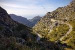 Det er den her slags øde og smukke scenerier, der kan møde dig, når du cykler ud i bjergene på den spanske turistø Mallorca. Foto: Thomas Alstrup