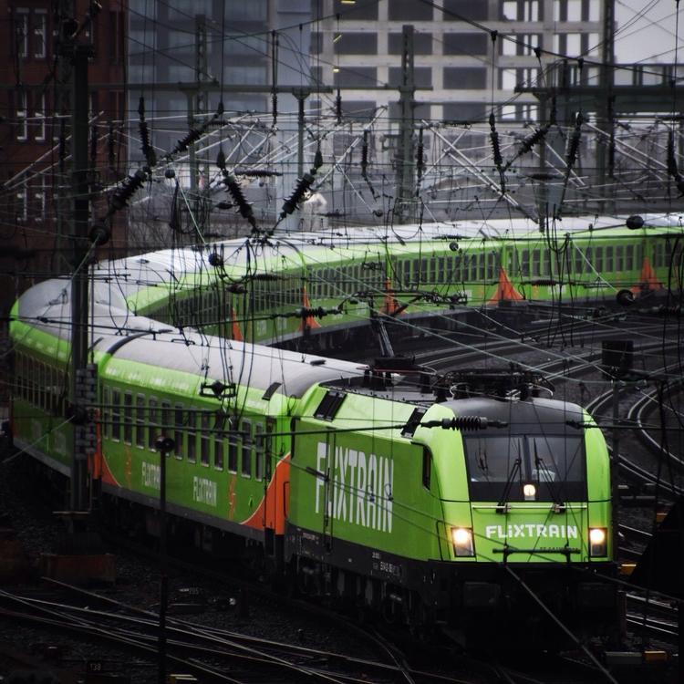 Tyske FlixTrain rykker med et års forsinkelse ind på svenske skinner med lavpristog, der skal konkurrere med to andre selskaber. Foto: PR