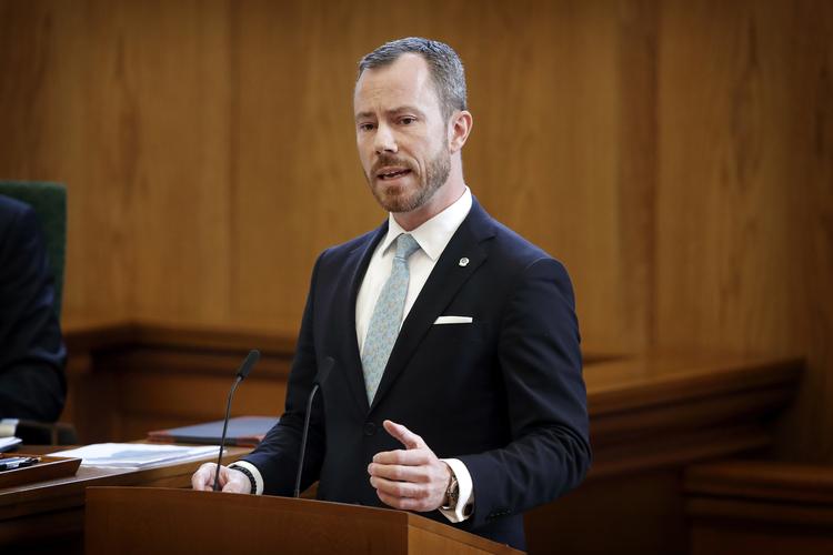 Venstre giver nu også sin opbakning til regeringens klimamål.  Det sagde partiets nye formand, Jakob Ellemann-Jensen, på Folketingets talerstol i forbindelse med åbningsdebatten torsdag. Foto: Jens Dresling/POLFOTO