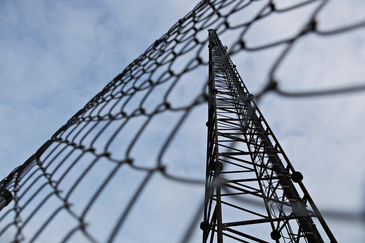 Fejlbehæftede teledata kan have sendt uskyldige bag tremmer. I dag offentliggør Justitsministeriet flere redegørelser, som skal give svar på, hvem der kendte til sagen hvornår.  Foto: Tobias Nicolai/POLFOTO