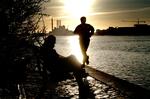 Ugen lægger koldt ud. Men en varmefrokst banker på, og dagtemperaturerne bliver høje.  Foto: Nicolai Lorenzen/POLFOTO