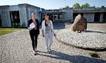 Mette Frederiksen (S) besøgte i 2016 bostedet Lindegården, hvor en ansat var blevet dræbt af en psykotisk beboer. Drabet kunne måske være undgået. Foto: Jens Dresling/POLFOTO