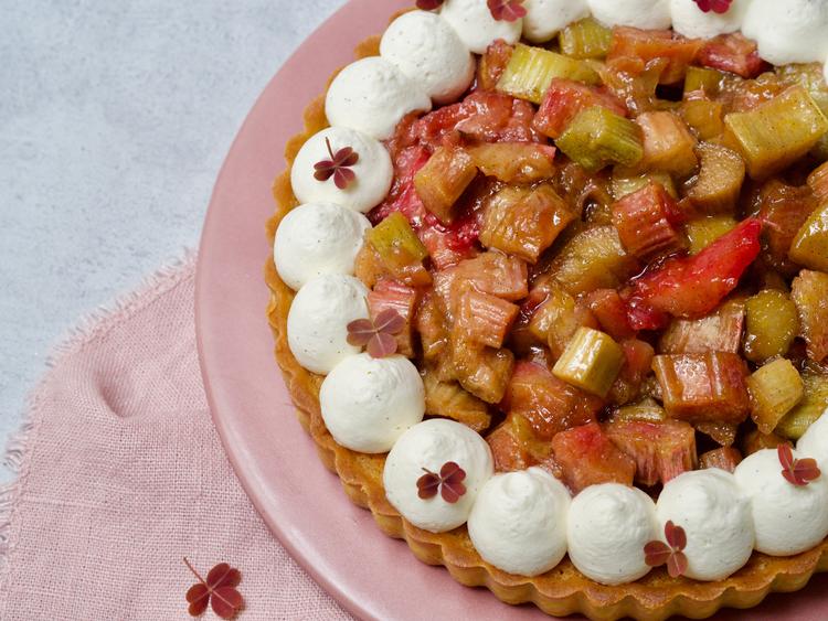 Hos nemlig.com kan man vælge mellem Ditte Julie s kageopskrifter, lægge alle ingredienserne i kurven med sine dagligvarer og gå til kassen. Foto: Nemlig.com/PR