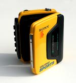 Den japanske elektronikgigant Sony var med deres walkman de første til at markedsføre lithiumionbatteriet, som onsdag høstede en Nobelpris til dets opfindere. Foto: Wikimedia