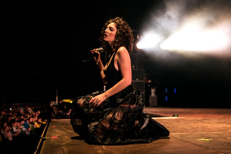 Red Lorde! En viral kampagne fra Lordes fans sætter fokus på nyt lovforlsag.  Foto: Ivan Boll/POLFOTO