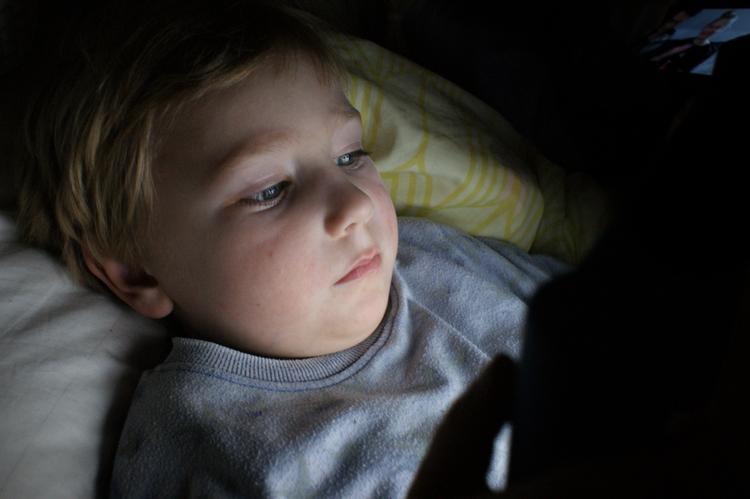 Børn har brug for din interesse for - ikke din fordømmelse af deres digitale liv. Selvfølelsen svinder, når man bliver gjort forkert af sine forlældre, forklarer familieterapeut Fie Hørby. Foto: Charlotte Branner